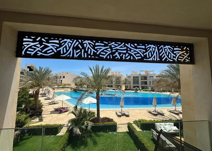 2bedroom Overlooking The Pool Mangrovy شقة
