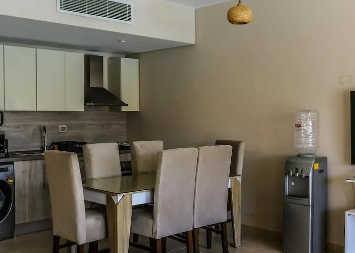 شقة 2bedroom Overlooking The Pool Mangrovy